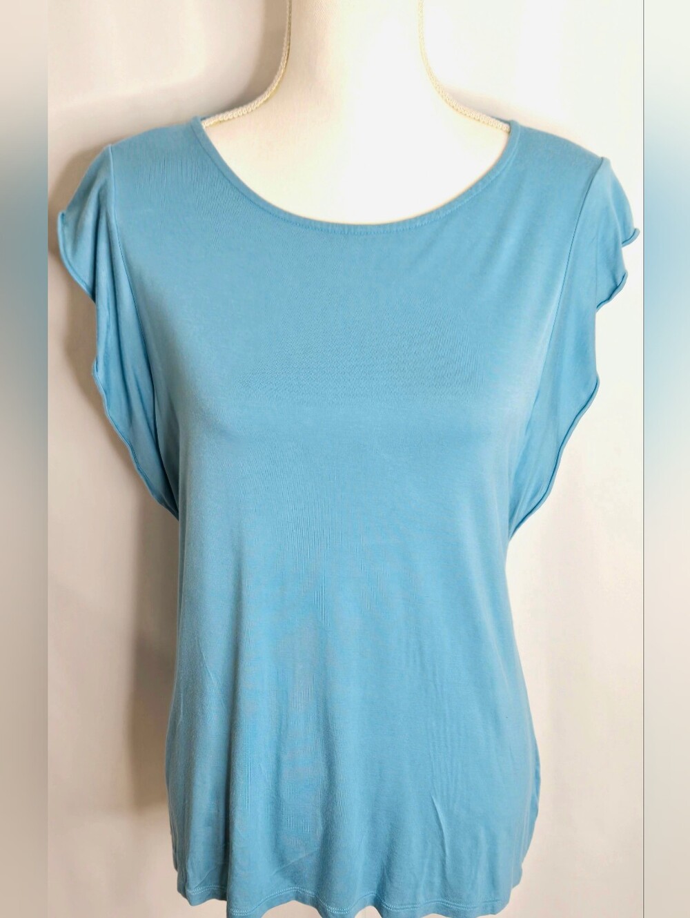 Tahari Dusty Blue Cap Sleeve Ruffle Sleeve Knit Top, NWOT L